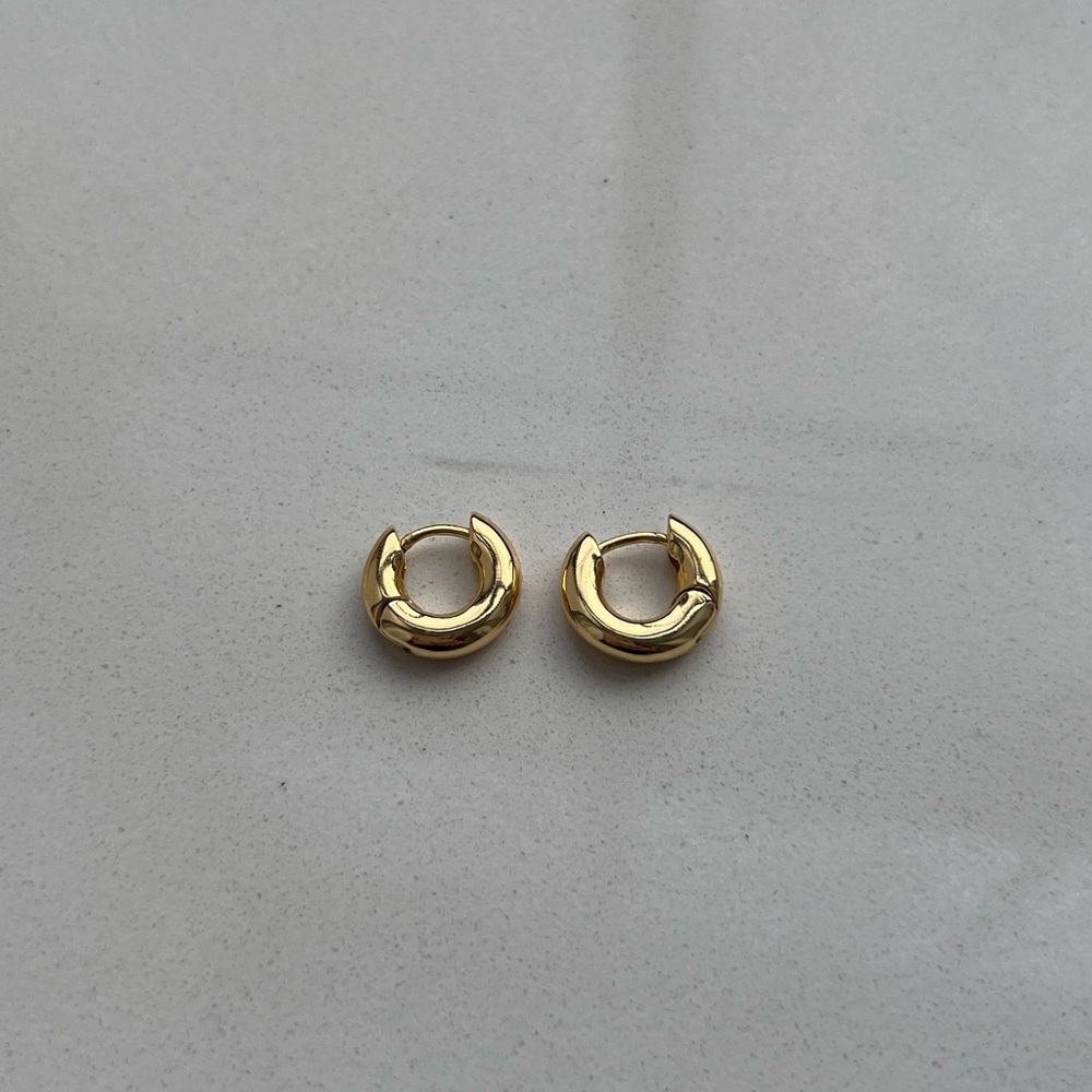 Gorjana Lou Huggies Earrings - Picture 3 of 4